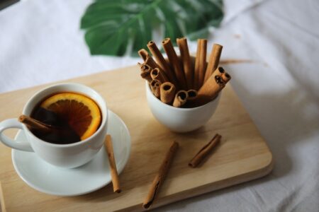 طرز تهیه دمنوش دارچین برای پریودی